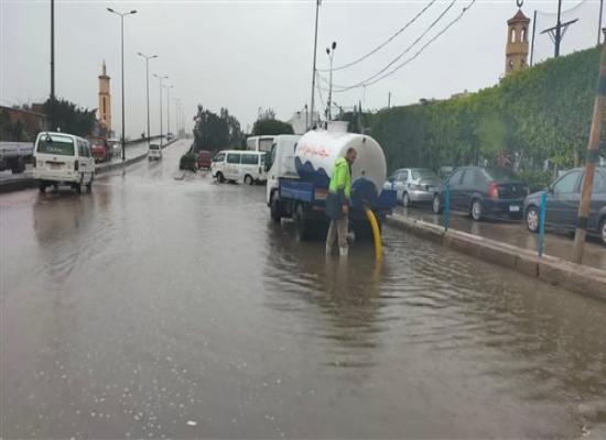 محافظ الإسكندرية يعلن حالة الطوارئ ويوجه رؤساء الأحياء بالتواجد الميداني للتعامل مع الأمطار